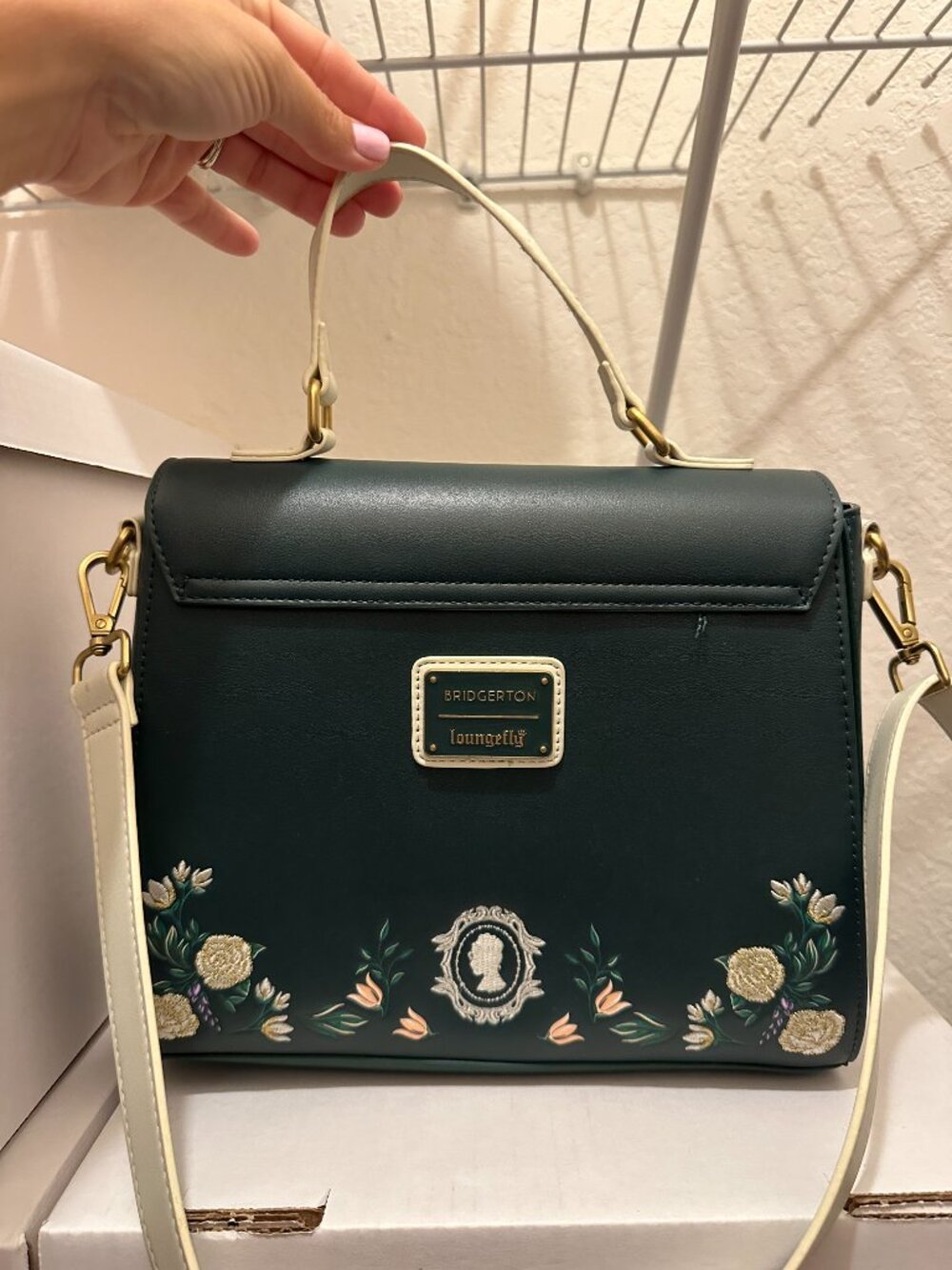 Loungefly Bridgerton Floral Crossbody Bag Green Whistledown - Picture 5 of 11